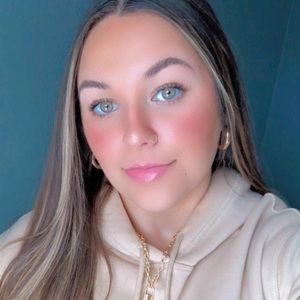 Meet your Posher, Alondra